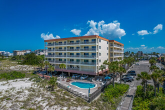 Madeira Norte Condos in Madeira Beach, FL - Building Photo - Building Photo