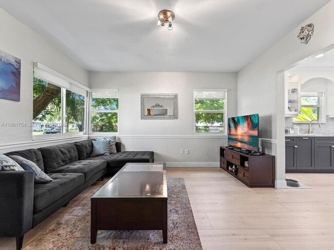 201 Flagler Dr in Miami Springs, FL - Building Photo - Building Photo