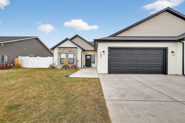 property at 585 Idaho Ave