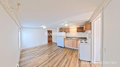 2412 Western Ave, Unit F in Newburgh, ME - Building Photo - Building Photo