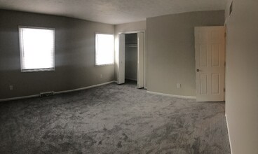 2206 Harsh Ave SE in Massillon, OH - Building Photo - Building Photo