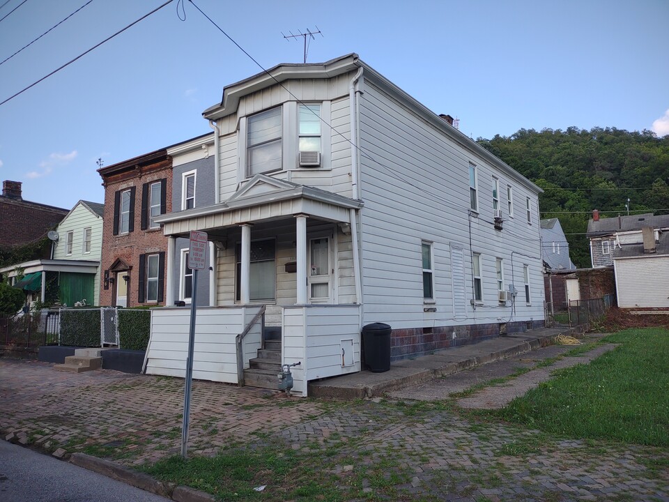 2320 Eoff St in Wheeling, WV - Building Photo