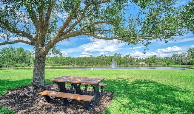 3642 Pine Oak Cir in Ft. Myers, FL - Building Photo - Building Photo