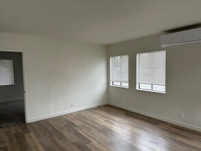1318 W Olive Ave, Unit B in Burbank, CA - Building Photo - Building Photo