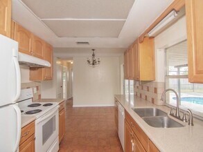 557 SW Duval Ave in Port St. Lucie, FL - Building Photo - Building Photo