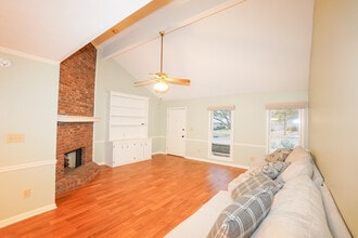 325 Mockingbird Ln in Madison, MS - Foto de edificio - Building Photo