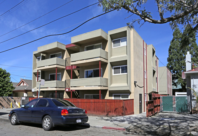 1246-1248 E 34th St in Oakland, CA - Building Photo - Building Photo