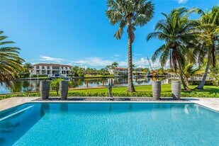 540 Reinante Ave in Coral Gables, FL - Building Photo