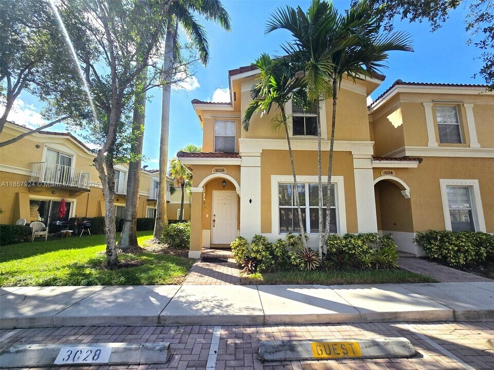 3028 SW 129th Way in Miramar, FL - Building Photo