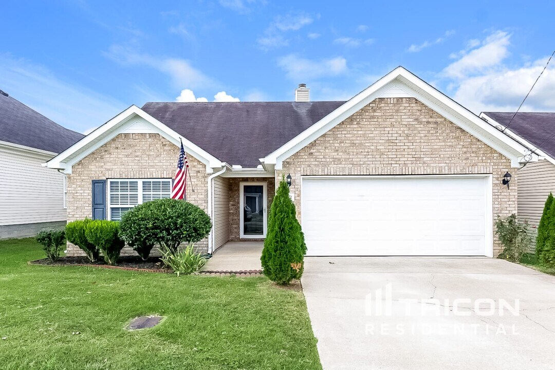 1012 Shire Dr in Nashville, TN - Building Photo