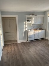 38 Railroad St in Charlestown, NH - Building Photo - Interior Photo
