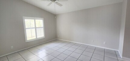 451 10th Pl in Vero Beach, FL - Building Photo - Building Photo