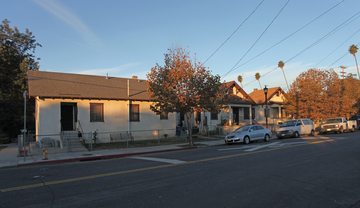 200-210 1/2 N Avenue 58 in Los Angeles, CA - Foto de edificio