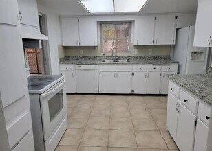 10981 99th Pl N in Seminole, FL - Building Photo - Building Photo