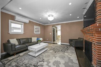 85-16 Abingdon Rd in Queens, NY - Building Photo - Building Photo