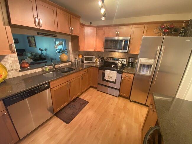 9035 Vineyard Lake Dr in Plantation, FL - Building Photo - Building Photo