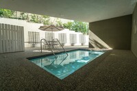 16070 Sunset Blvd- fully renovated unit in... in Pacific Palisades, CA - Foto de edificio - Building Photo