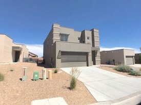 313 Wyatt Ave SW in Los Lunas, NM - Building Photo