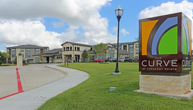 The Curve at Crescent Pointe in College Station, TX - Foto de edificio - Building Photo