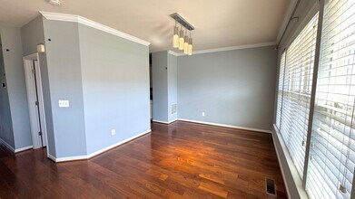 25351 Wakestone Park Ter in Chantilly, VA - Foto de edificio - Building Photo