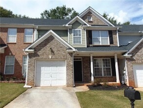 523 Rockbridge Trail in Stone Mountain, GA - Foto de edificio - Building Photo