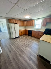 1215 Broadway Ave in Sheboygan, WI - Foto de edificio - Building Photo