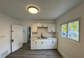 3732 E 144th St, Unit Down unit in Cleveland, OH - Building Photo