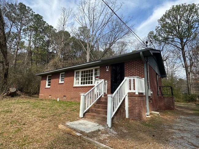 property at 16 Auburn Ln NW