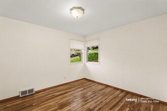 5844 4th Ave NW in Seattle, WA - Building Photo - Building Photo