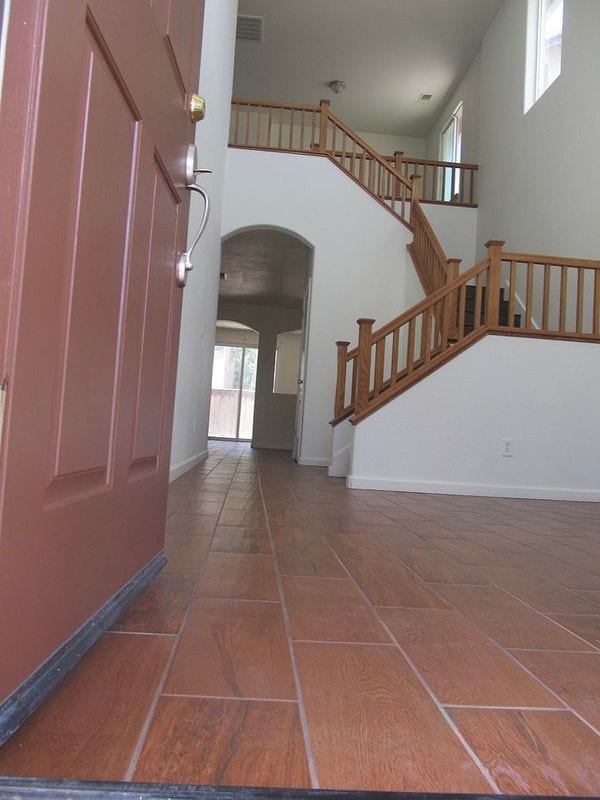 233 American Farms Ave in Lathrop, CA - Foto de edificio - Building Photo