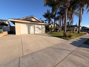 19602 Trident Ln in Huntington Beach, CA - Building Photo - Building Photo