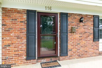 116 Eaton Pl in Voorhees Township, NJ - Foto de edificio - Building Photo