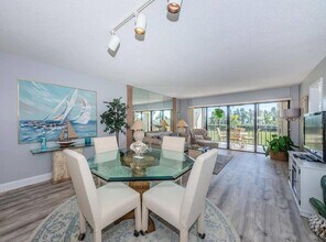 5724 PUERTA DEL SOL Blvd in St. Petersburg, FL - Building Photo - Building Photo