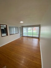 2004 Mary Catherine Dr in Louisville, KY - Building Photo - Building Photo