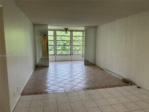 9430 Live Oak Pl in Davie, FL - Building Photo - Building Photo