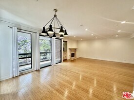 324 N Palm Dr in Beverly Hills, CA - Building Photo
