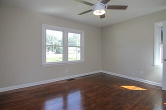 1005 Green St in Warner Robins, GA - Foto de edificio - Building Photo