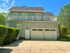 118 Water Mill Towd Rd in Water Mill, NY - Building Photo - Building Photo