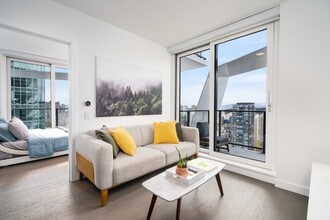 620 Cardero St in Vancouver, BC - Building Photo - Building Photo