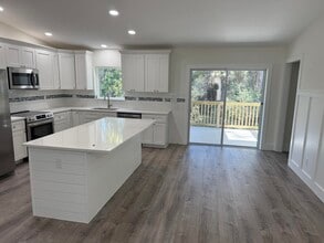 611 Queen Rd in St. Augustine, FL - Building Photo - Building Photo