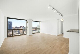 4343 N Clarendon Ave in Chicago, IL - Building Photo - Building Photo