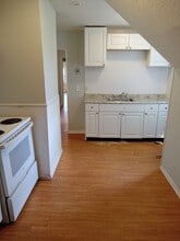 6 Dudley St in Bristol, CT - Building Photo - Building Photo