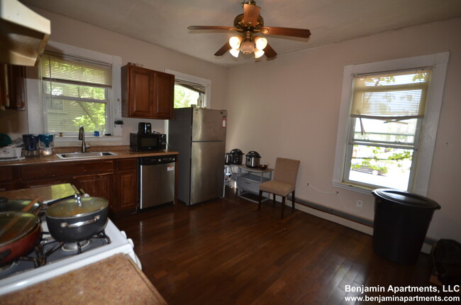 79 Walnut Pl, Unit 1 in Brookline, MA - Foto de edificio - Building Photo