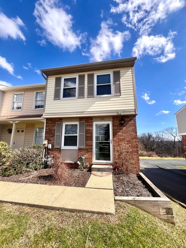 406 Bonnie Brae Dr in Coraopolis, PA - Building Photo - Building Photo