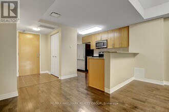 200 Lett St in Ottawa, ON - Building Photo - Building Photo