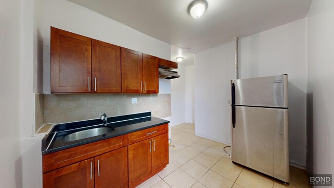 319 Hooper St in Brooklyn, NY - Building Photo - Building Photo