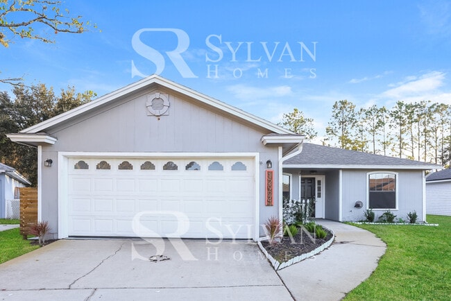 12924 Silver Springs Dr N in Jacksonville, FL - Building Photo - Building Photo