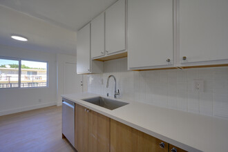 639 N. Juanita Ave ( Available 2 beds & 2 ... in Los Angeles, CA - Building Photo - Building Photo