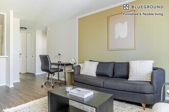 3450 N Lake Shore Dr in Chicago, IL - Foto de edificio - Building Photo