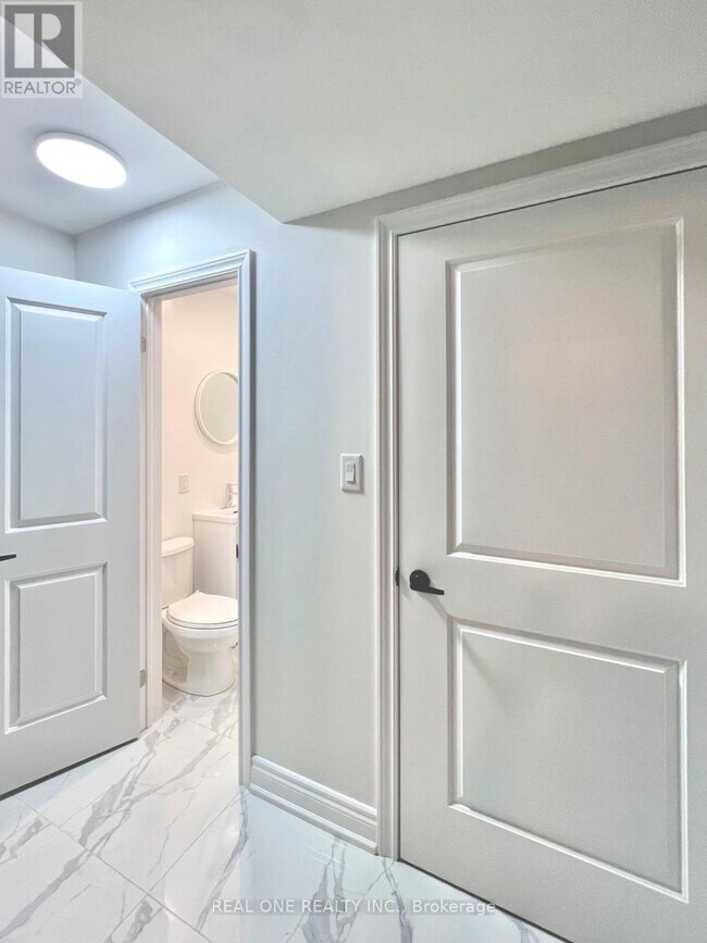 65 Dewlane Dr in Toronto, ON - Building Photo - Building Photo